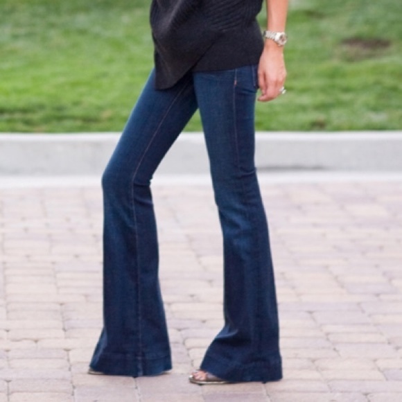 J Brand Love Story Flared Jeans Size 26 Like New! - Picture 2 of 6